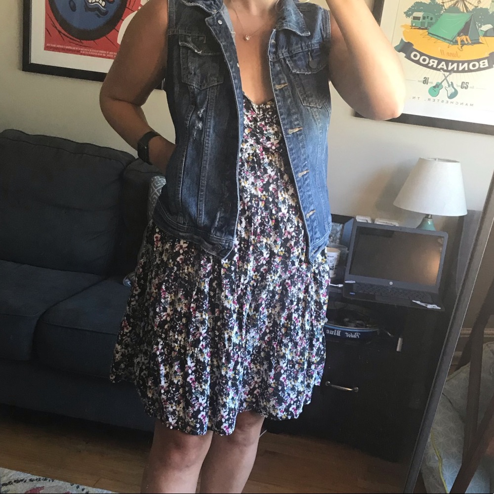 [Mossimo] Distressed Jean Vest - Picture 5 of 11